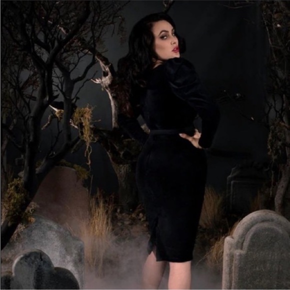 La Femme en Noir- Sleepy Hollow Gothic Tales Black Velour Wiggle Dress Size S - Picture 3 of 6